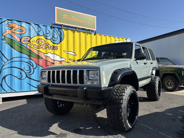 チェロキースポーツ 4WDリフトアップ 社外ホイール