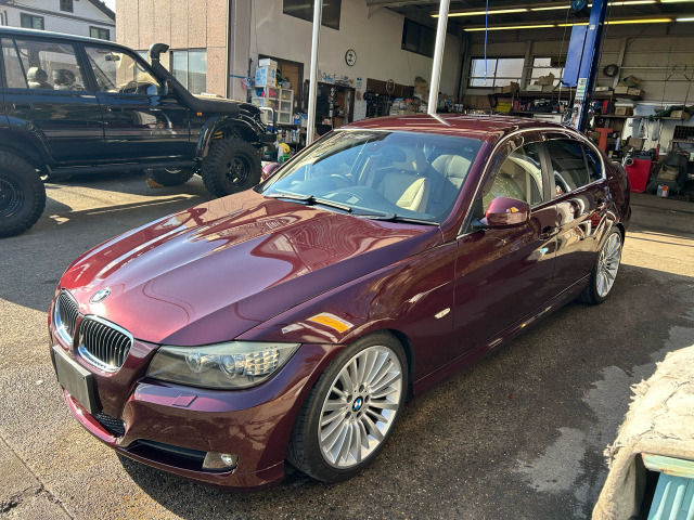 3シリーズセダン325i希少ワイン ベージュ内装 直列6気筒