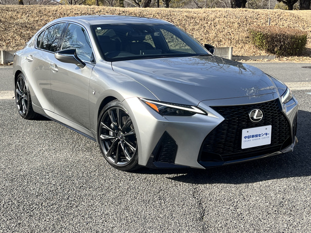 IS300h Fスポーツ黒革シート・3眼LED・禁煙車