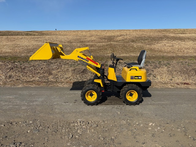 コマツ ホイールローダー WA10-6