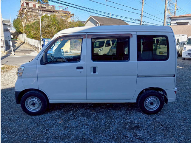 ダイハツ ハイゼットカーゴ デラックス ハイルーフ 黒ナンバー登録OK