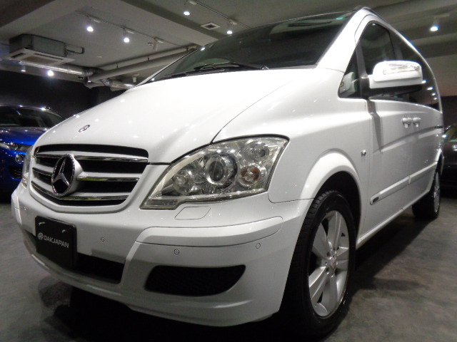 VクラスV350 アンビエンテ3.5V6エンジン3列7シーター黒革ウッ