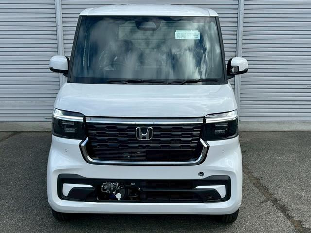 N-BOXカスタムベースグレード届け出済み未使用車