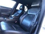 運転席の黒革シート状態も多少の使用感はございますが綺麗です!シートヒーター装備!