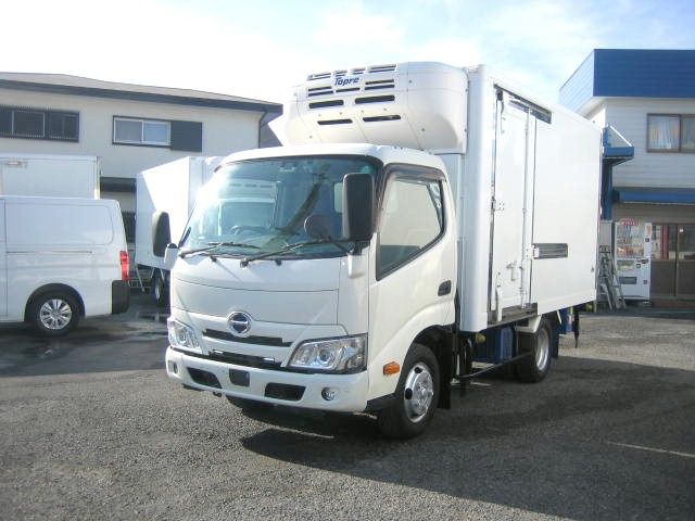 デュトロ  2t10尺・低温冷凍車・オートマ車
