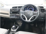 フィット 1.5 ハイブリッド 4WD スマートキー・CD