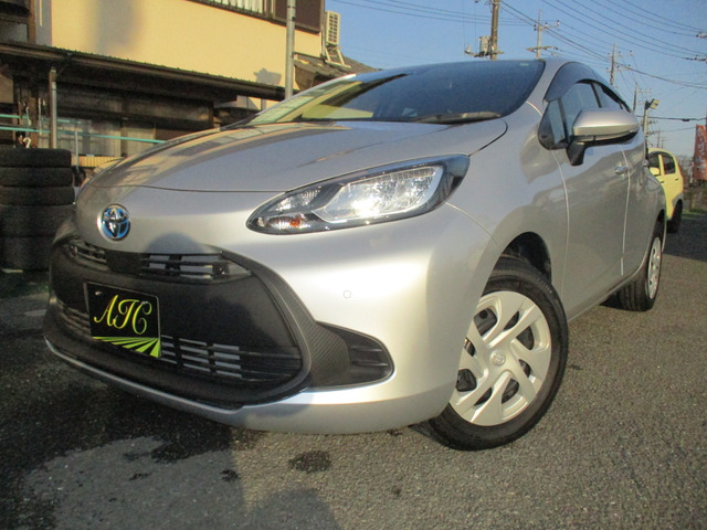 アクア1.5 X E-Four 4WD1オーナー新車保証付