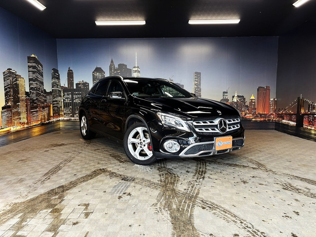 GLAクラスGLA220 4マチック 4WD