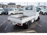 程度が悪い車が安いのは当たり前です。当店はコストを安く!薄利多売価格設定お客様が良い車両をお買い求め安くだけをこだわってます。少し年式古くても程度の良い車は沢山あります。