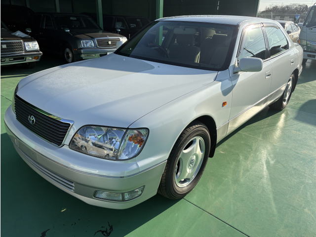 セルシオ（トヨタ）の歴代モデル・グレード別カタログ | 中古車情報