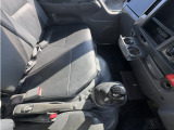 シート等:マニュアル6速💨 助手席シートに目立つ汚れやほつれ等無しです。足元も汚れや傷無しで比較的綺麗な内装をしております😊 お近くのお客様におかれましては、ぜひぜひ直接ご確認頂けますと幸いです😊🌿
