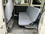 納車仕上げでは、通常ポリマーコーティングは施工しますが、硬化型のガラスコーティングもご対応しております。ご要望や駐車環境などに合わせて、ご提案させていただきます。