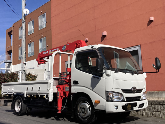 デュトロラジコン付4段クレーン・積載3000kg