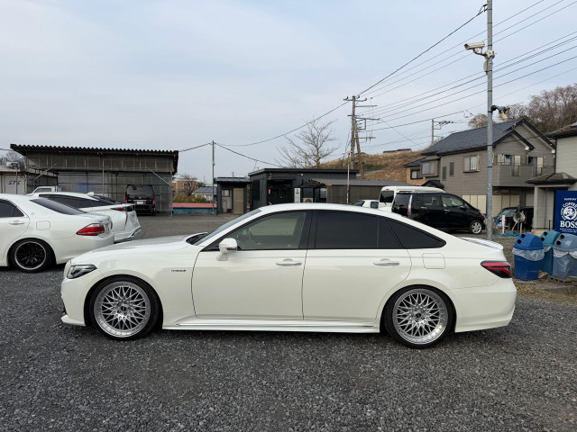 トヨタ クラウン ハイブリッド 2.5 RS 車高調 20インチアルミ の中古車