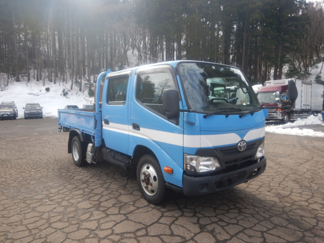 ダイナWキャブ 4WD 5MT 6人乗り