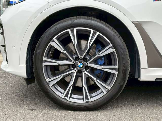 BMW X7 M50i 4WD Mスポーツ V8 サンルーフ ドラレコ の中古車詳細
