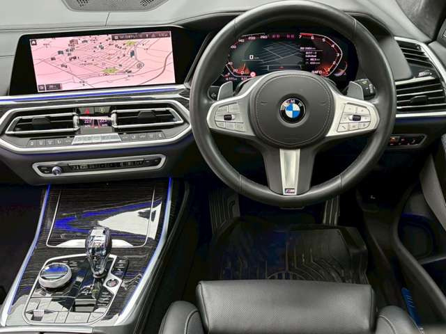 BMW X7 M50i 4WD Mスポーツ V8 サンルーフ ドラレコ の中古車詳細
