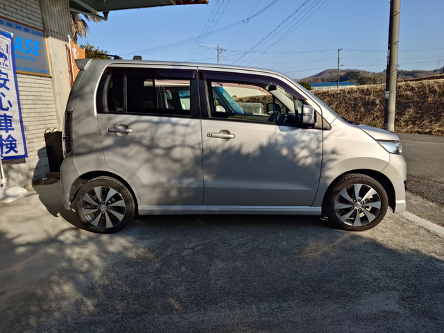 スズキ ワゴンRスティングレー T 車検整備2年付き の中古車詳細