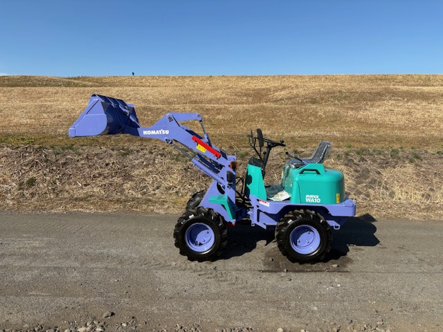 コマツ ホイールローダー WA10-1