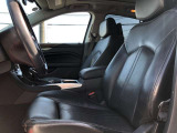運転席シート状態も多少の使用感はございますが綺麗な状態です。運転席シートヒーター&クーラー装備!