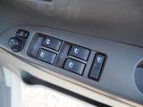 運転席ドアにある電動収納ミラーのスイッチと全窓のパワーウインドウとドアロック&窓ロックのスイッチです。お車は1台限りですので、少しでも気になりましたらご遠慮なく09046440671迄、ご予約ください。
