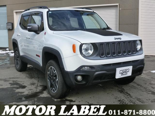 レネゲードトレイルホーク 4WDBluetooth搭載オーディオ