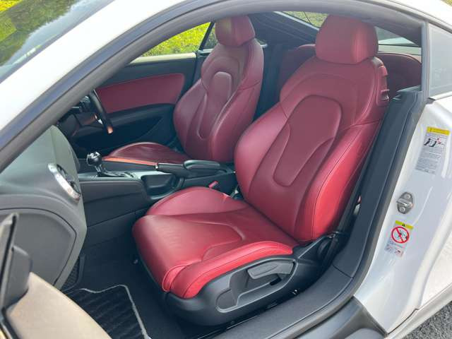 アウディ TTクーペ クーペ TFSI パドルシフト 赤革シート シート