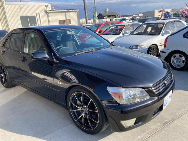 トヨタ アルテッツァ 6速マニュアル 2WD パワーステアリング パワー