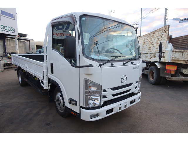 タイタン  標準ロング平ボディー 積載2000kg