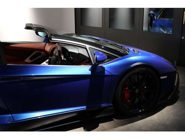 ランボルギーニ アヴェンタドールロードスター LP700-4 4WD VORSTEINER