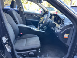 納車仕上げでは、通常ポリマーコーティングは施工しますが、硬化型のガラスコーティングもご対応しております。ご要望や駐車環境などに合わせて、ご提案させていただきます。