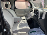 運転席 目立つような傷等ありません。