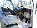 車内綺麗な状態です。3人乗り。モケットシート