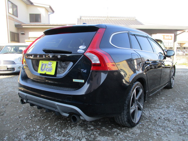 ボルボ V60 T4 黒革シート ナビTV スマキー BLIS の中古車詳細