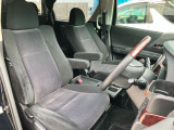 運転席シート廻りは使用感も少なく、良好な状態となっています。丁寧に使われていたことがよくわかりますね。