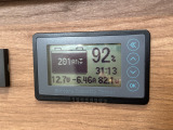 バッテリーモニターは残量、電流、電圧を確認できます!
