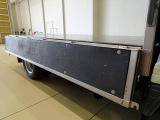荷台内寸:311&times;161&times;38 三方開 床鉄板張り アオリ三方上部アルミ縞鋼板張り 前立てアルミ縞鋼板張り 鳥居LED作業灯1個 リアアオリチェーン2個