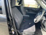 運転席シート☆使用感も少なく、良好な状態となっております!丁寧に使われていたことがよくわかります♪