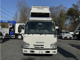 車輌前面:安心のフォグランプ💡左右サイドミラーはオートで便利✨あると便利なルーフキャリア付です。年式:平成28年,型式:TPG-NKR85AN,積載3トン💪✨車検令和8年6月迄