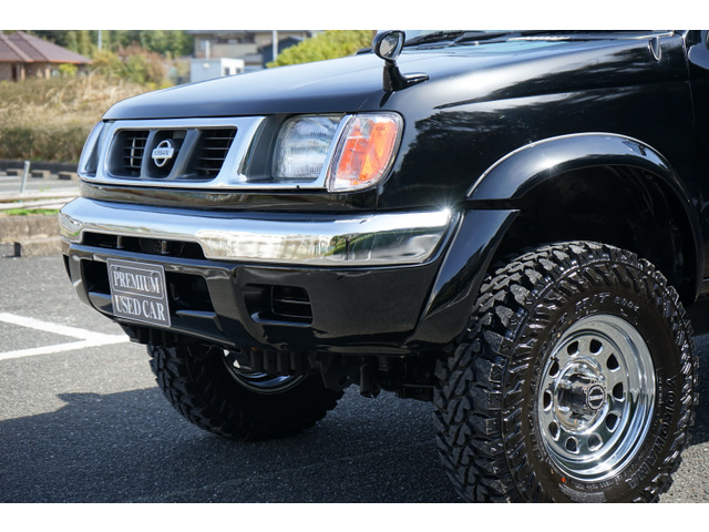日産 ダットサンピックアップ リフトアップ 新品ホイール・タイヤ の