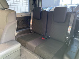 リアシート当店は全車クリーニングを実施しておりますので、とても綺麗な状態です!車内は広々としていて、ゆったりとした4人乗りです!お出かけにも大活躍!