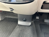 【支払総額推進店】お車をご覧い頂きまして、誠に有難う御座います。在庫車両になりますので、是非ご都合の宜しい時に、見に来て下さい。来店予約をされると、ご案内がスムーズです。