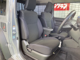 フロントシート当店は全車クリーニングを実施しておりますので、とても綺麗な状態です!車内は広々としていて、ゆったりとした4人乗りです!お出かけにも大活躍!