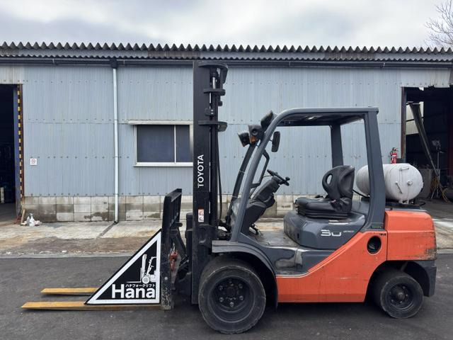 トヨタL&F エンジンフォークリフト 18298