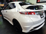 チャンピオンシップホワイトカラータイプR専用フルエアロ&タイプRブラックレッドシートインテリア&タイプRレザーステアリング&HIDライト&アルミペダル&ETC他装備充実車です