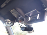 自動防眩式ルームミラーや運転席&助手席バニティーミラー[照明付]、ルームランプ[前席/後席/ラゲッジ]、フロントフットウェルランプ、アンビエンスランプなど快適装備も充実しております!!