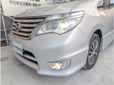 純正オプションのLEDヘッドライトなので明るく光り安全面もUP。納車時にはヘッドライトも磨いて納車いたします!