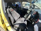 純正レカロシート装着車です。しっかりと身体をホールドします。スレもなく良い状態です。