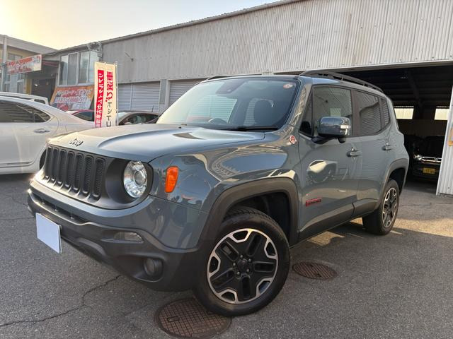 レネゲードトレイルホーク 4WD8インチフルセグナビ Bluetooth