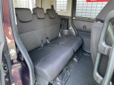 リアシートは使用感はありますが当店は全車クリーニングを実施しておりますので、とても綺麗な状態です!車内は広々としていて、ゆったりとした5人乗りです!お出かけにも大活躍!